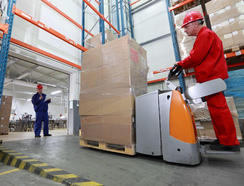 Skladník – logistik