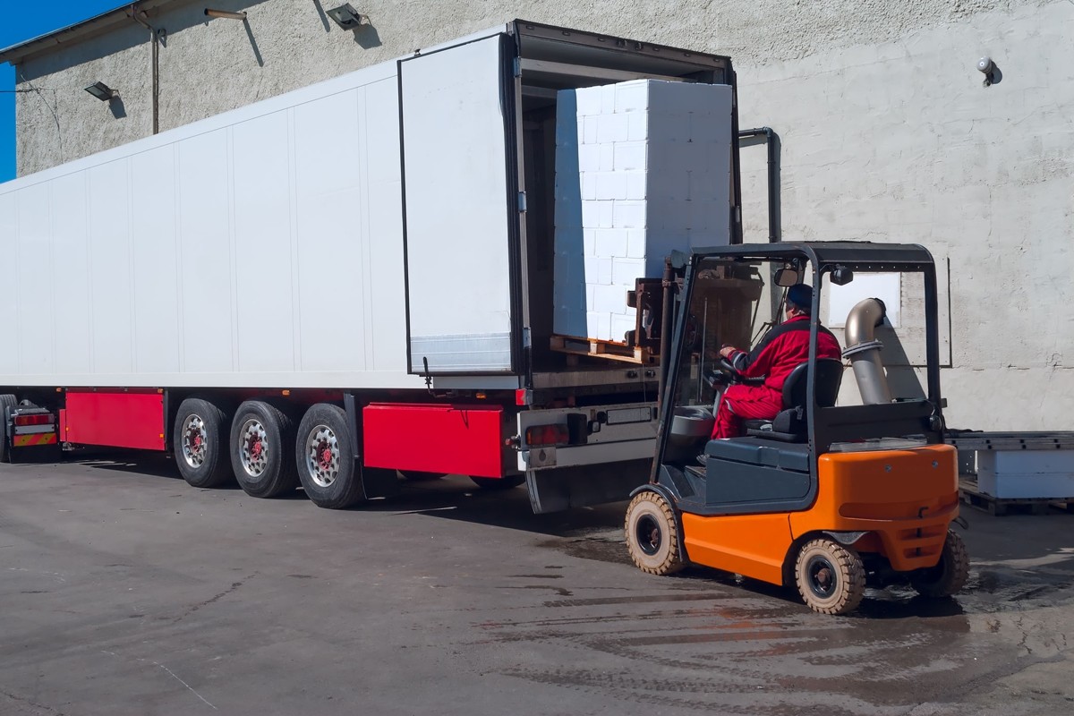 Skladník v logistice Olomouc